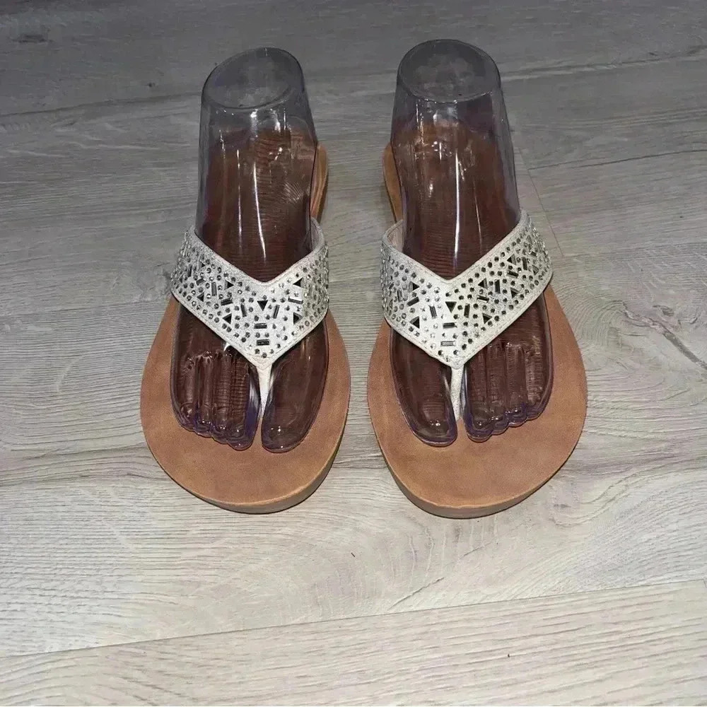 Palms white and tan sandals